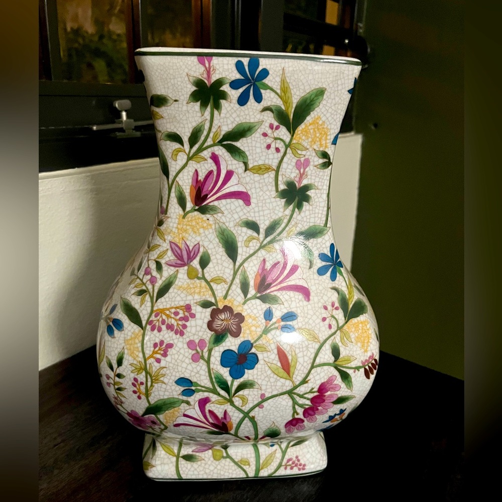 A14 Ceramic decorative vase